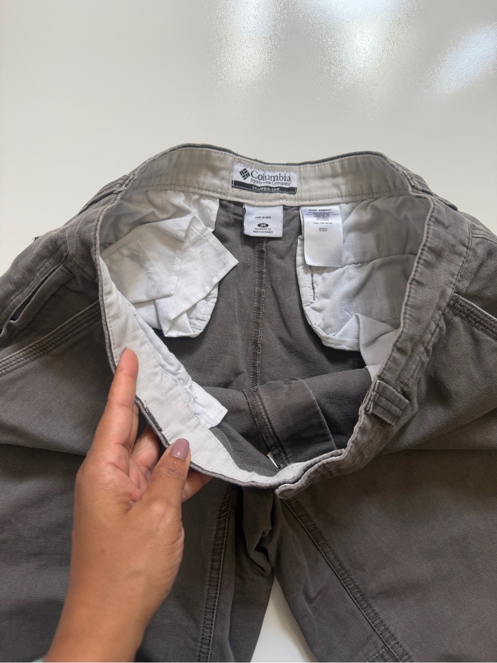 Columbia Men’s Gray Cargo Pants Size 34 Outdoor Utility Hiking Workwear - Picture 11 of 11